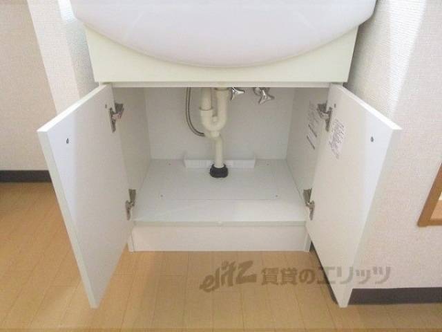 洗面所　洗面台下収納