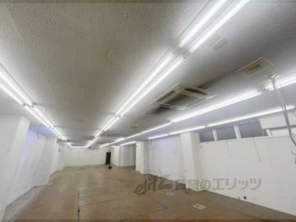 テナント内