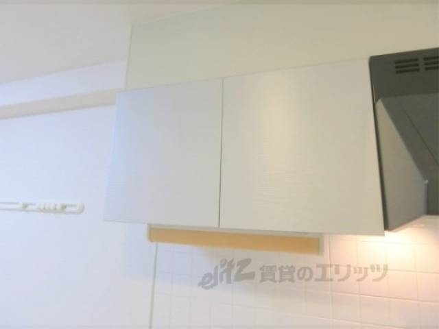 キッチン　上部収納