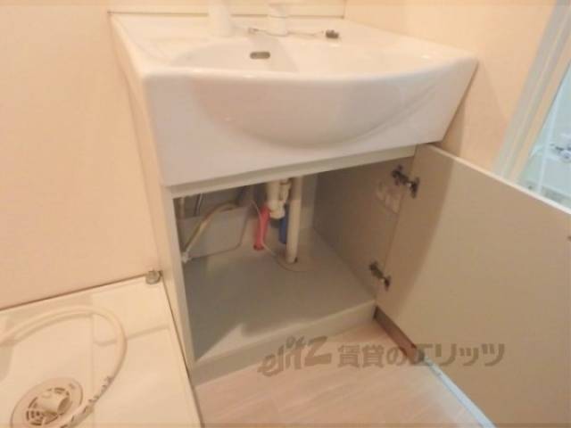 洗面所　洗面所下部収納