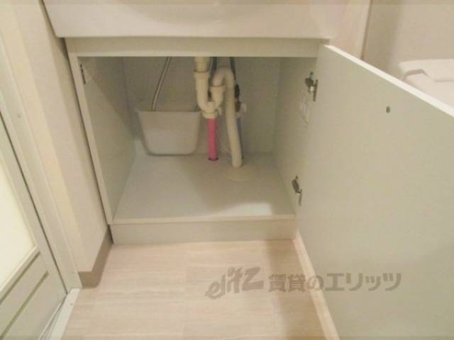 洗面所　洗面所下部収納