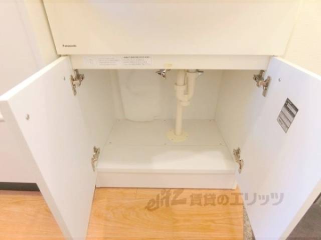 洗面所　下部収納