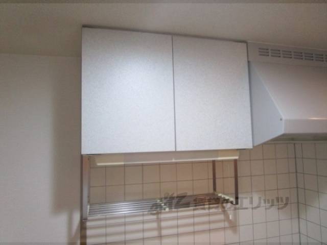キッチン　上部収納