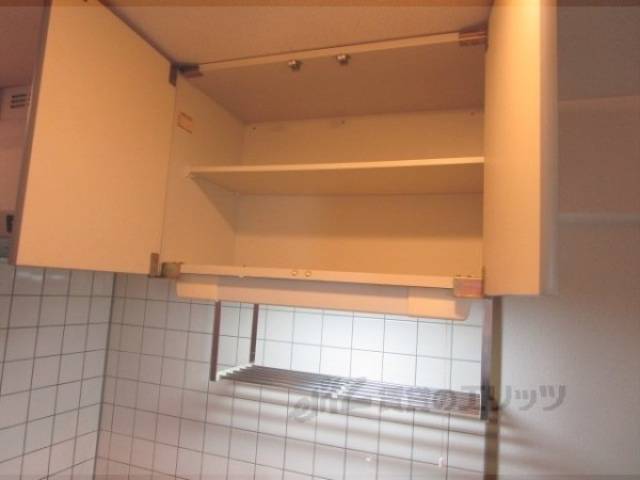 キッチン　上部収納