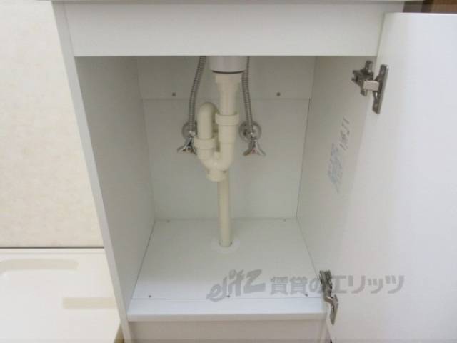 洗面所　下部収納