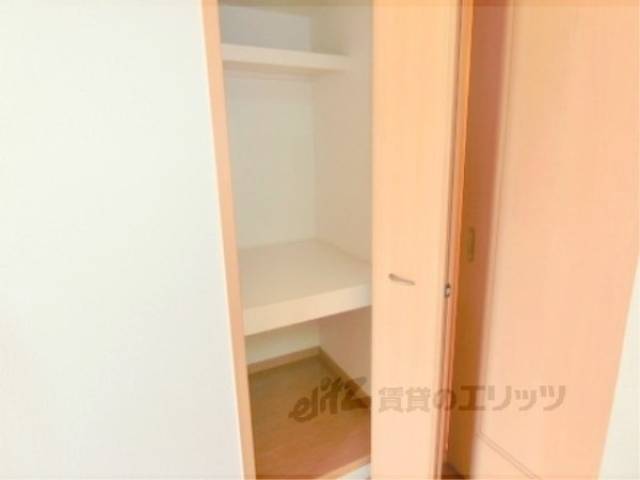 収納　キッチン横