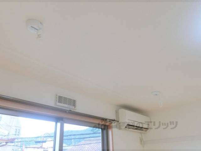 室内物干し竿掛け