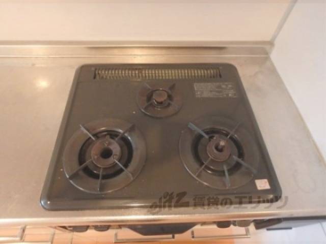 キッチン　ガス3口コンロ