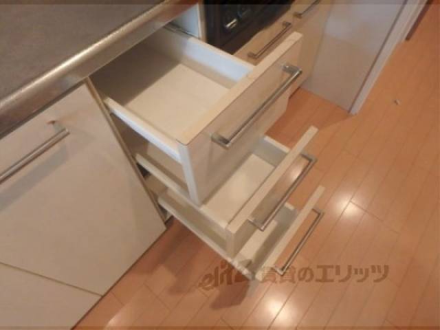 キッチン　キッチン下部収納