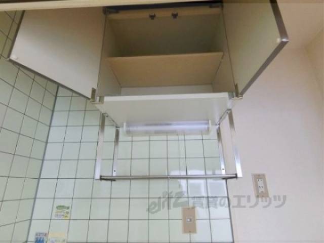 キッチン　上部収納