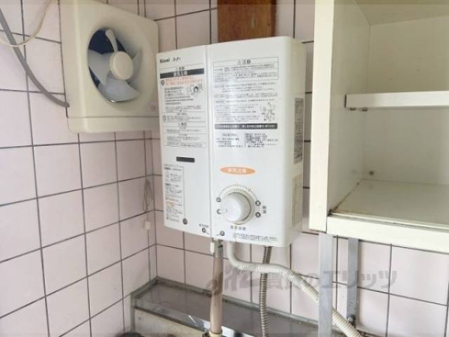 キッチン　給湯器