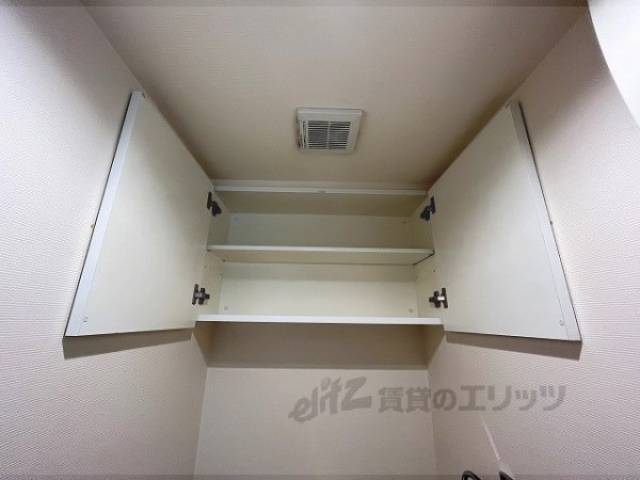 収納　トイレ上