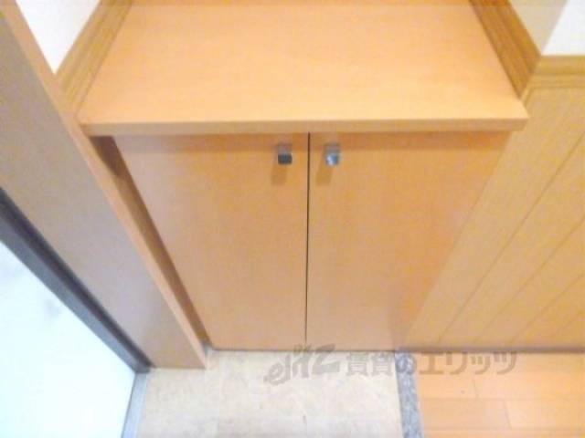 下駄箱　給湯スイッチ
