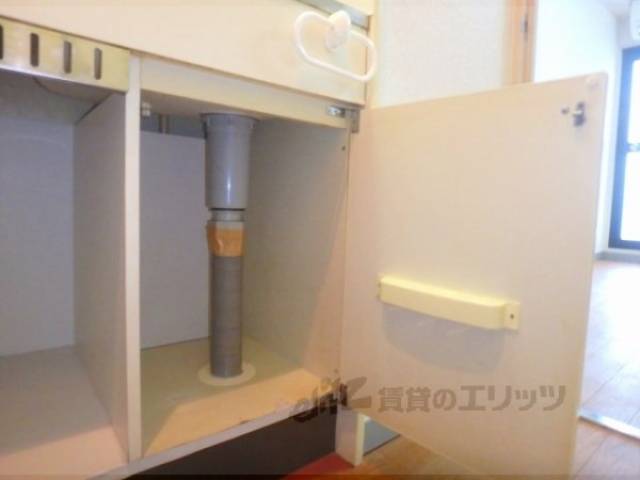 キッチン　収納下部