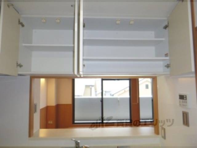 キッチン　キッチン上部収納