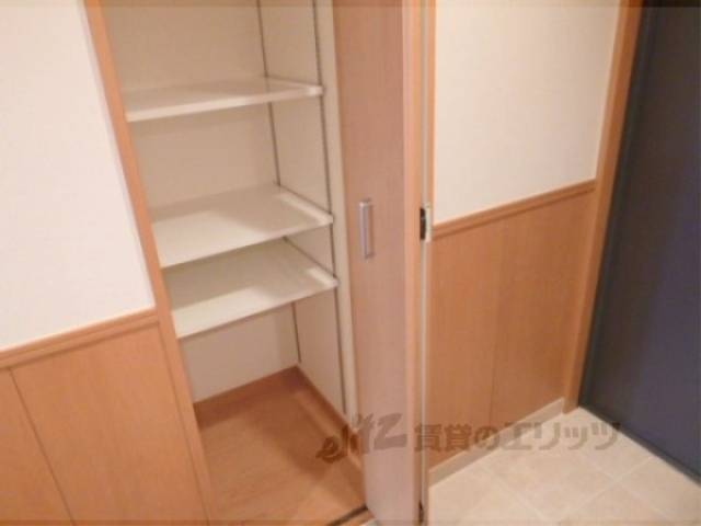 収納　玄関横収納