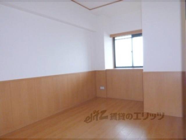 洋室　6.7帖洋室