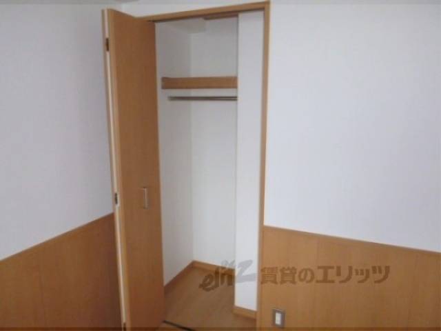 収納　5.7帖洋室収納