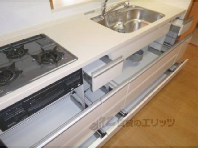 キッチン　キッチン下部収納