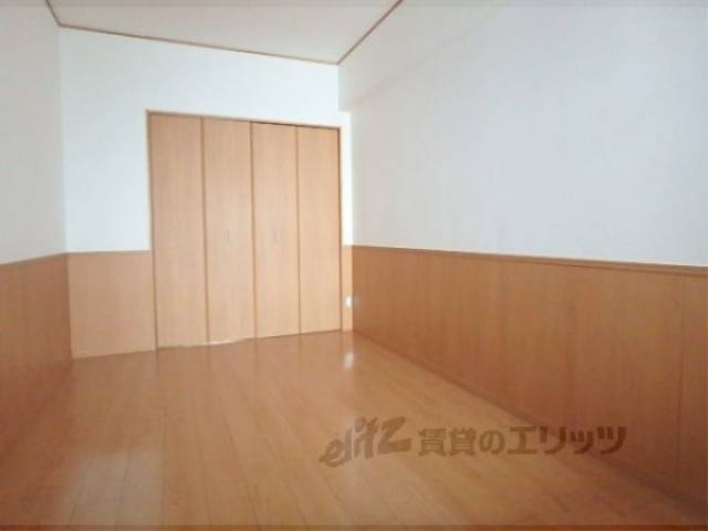 洋室　7.7帖洋室