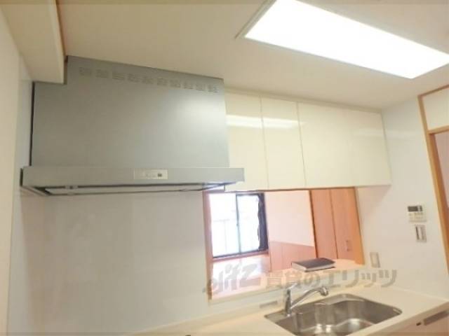 キッチン　キッチン上部収納