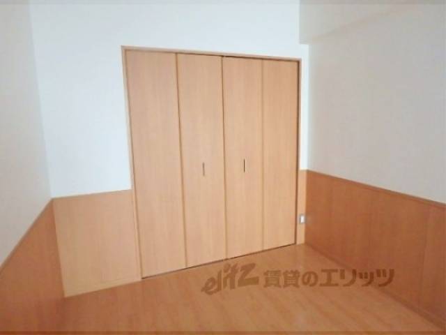 収納　7.7帖洋室収納