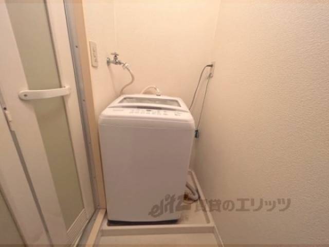 洗濯機置場　洗濯機