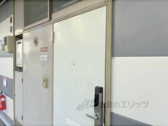 玄関　インターフォン