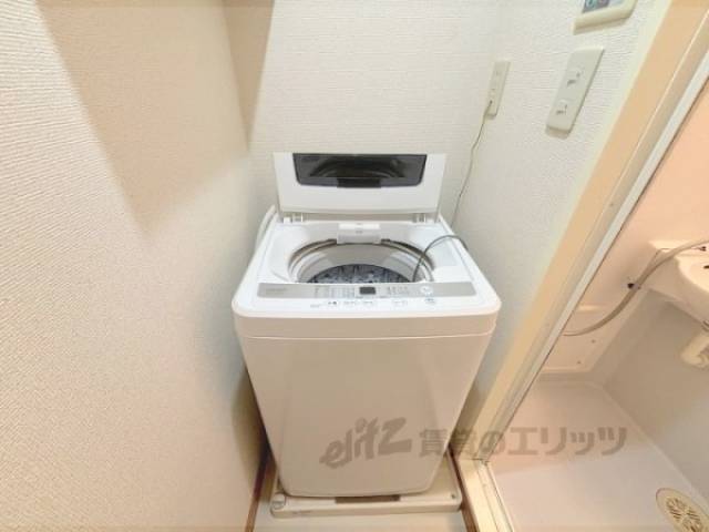 洗濯機置場　洗濯機