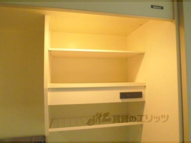キッチン　上部棚