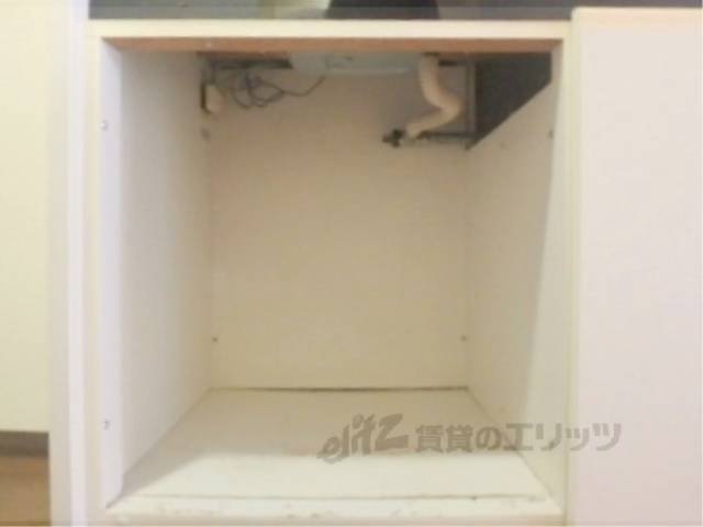 キッチン　収納下部
