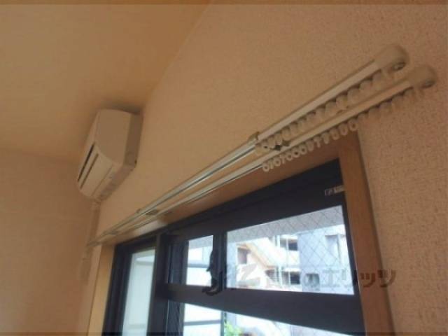 カーテンレール