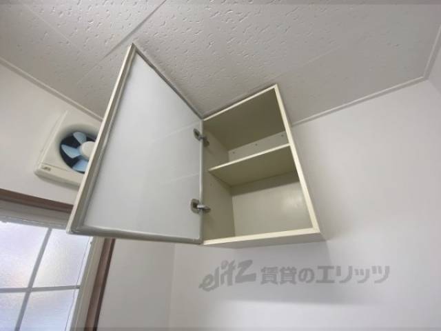 キッチン　上部収納