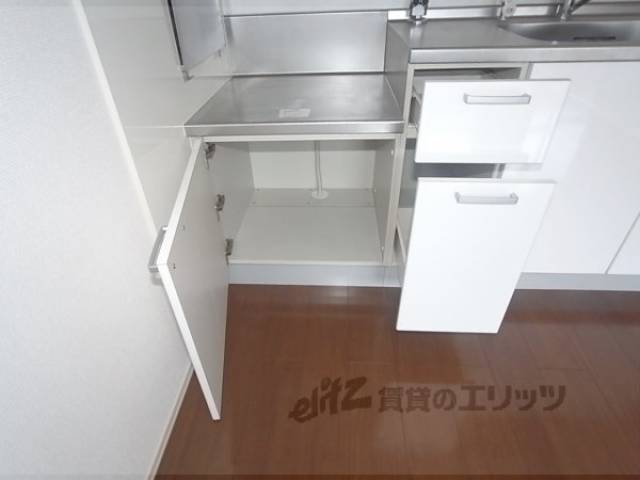 キッチン　収納スペース