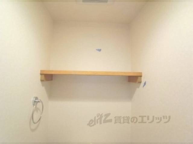 収納　トイレ内部