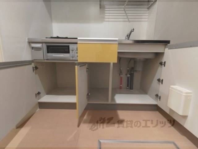 キッチン　収納下部