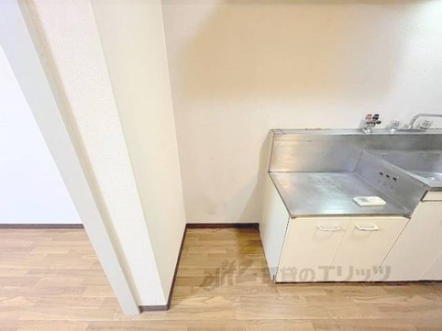 キッチン　冷蔵庫置き場