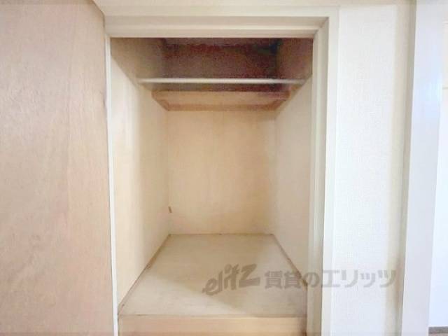 収納　上部収納