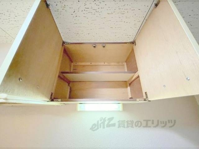 キッチン　上部収納