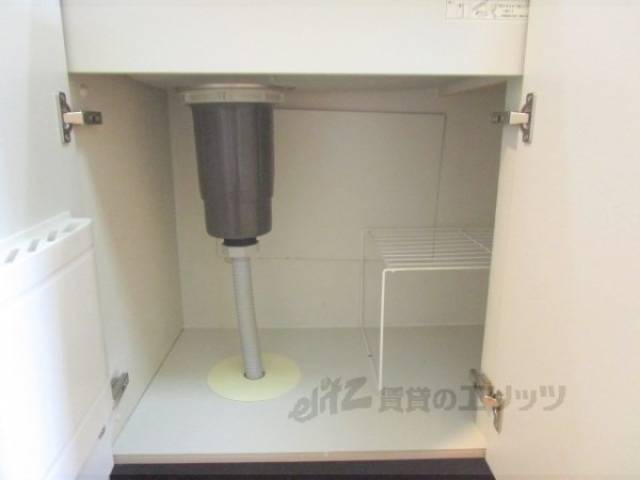 キッチン　収納下部