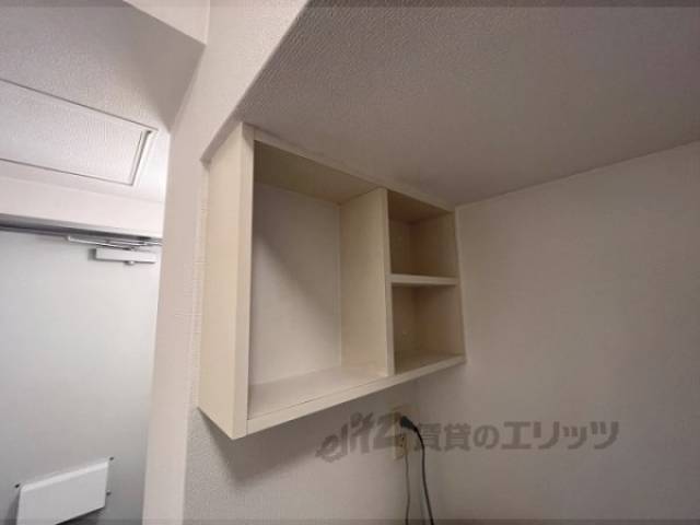 洗濯機置場　収納