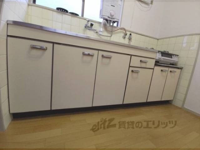 キッチン　収納下部