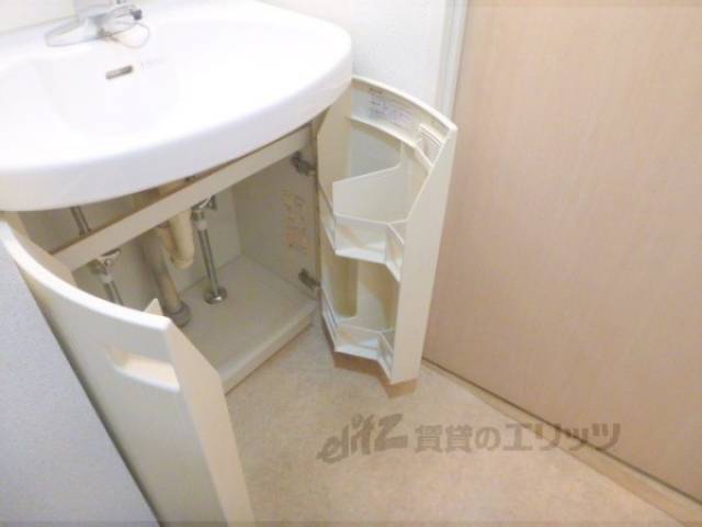 洗面所　洗面台下収納