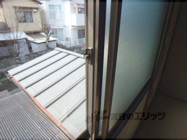 窓ガラス　全部屋、二重窓になっています