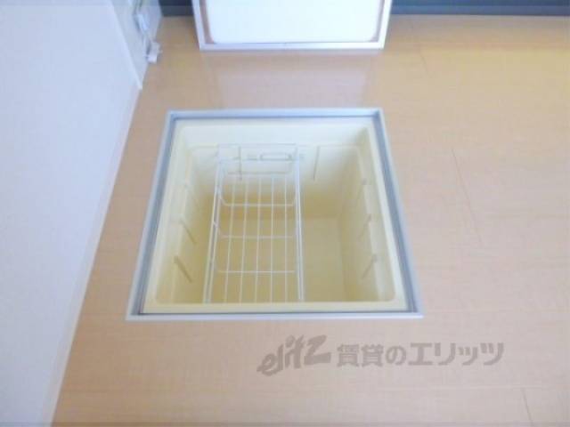 キッチン　床下収納