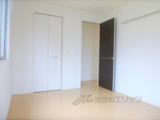 洋室　西側洋室