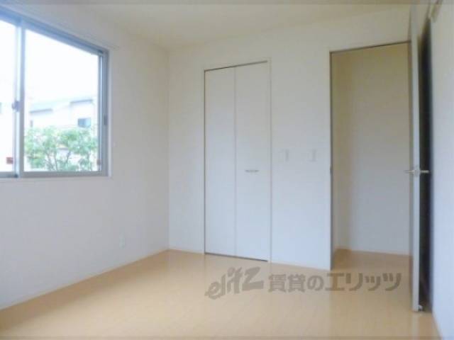 洋室　西側洋室