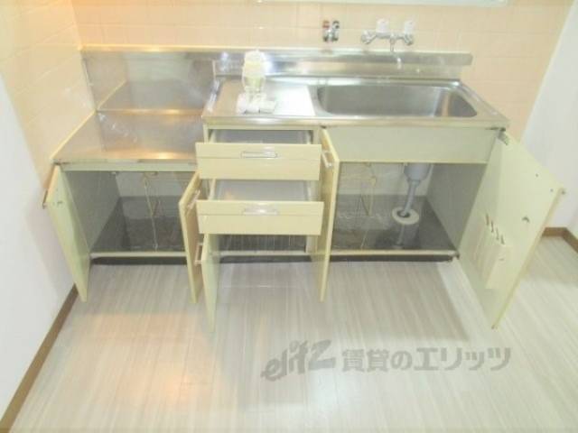 キッチン　下部収納