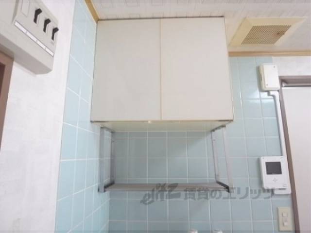 キッチン　上部収納