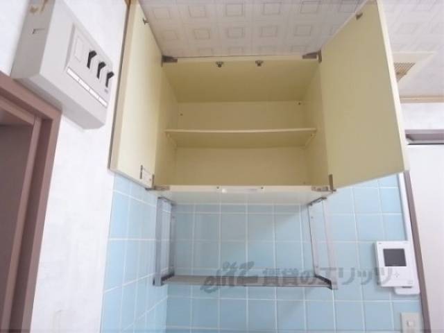 キッチン　上部収納